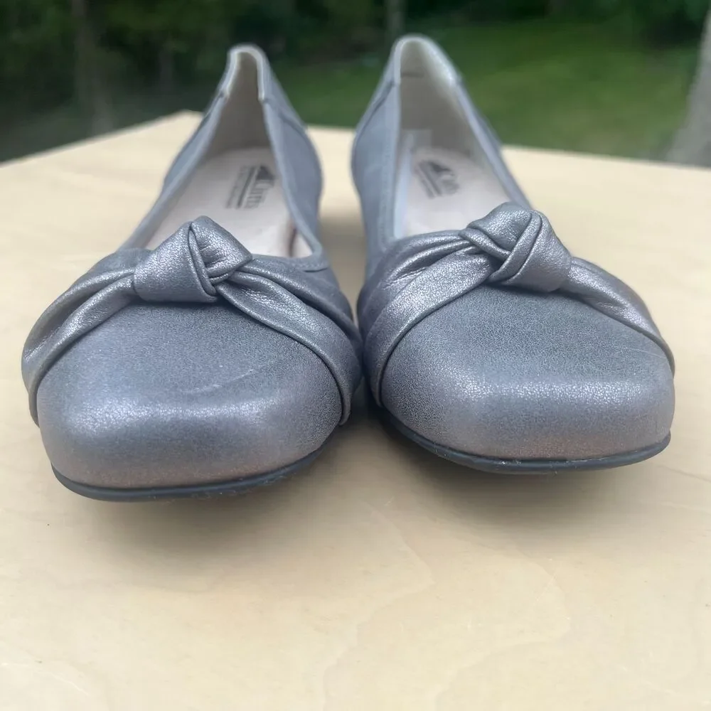 Cliffs brown metallic flats w comfort insole Size 11